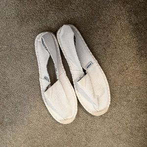Slip-on Canvas Shoes
